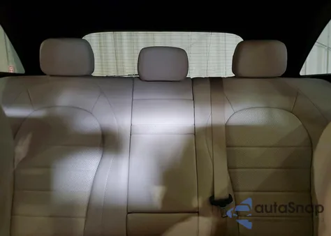 2018 Mercedes-Benz Glc 300 4Matic z USA, uszkodzony, nr VIN WDC0G4KB1JV080344